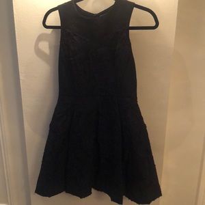 H&M Girl’s Skater Mini Dress Black
